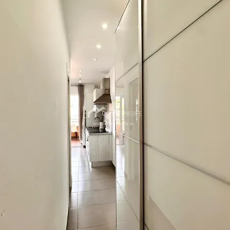 Complex Orlando, 1 Bed Modern アデヘ