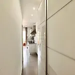 Complex Orlando, 1 Bed Modern 아데제