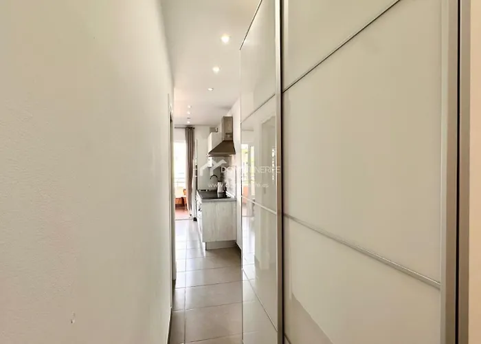 Complex Orlando, 1 Bed Modern Адехе